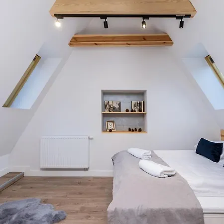 Ξενοδοχείο με διαμερίσματα 7 3*