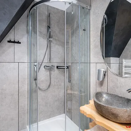 Ξενοδοχείο με διαμερίσματα 7 3*