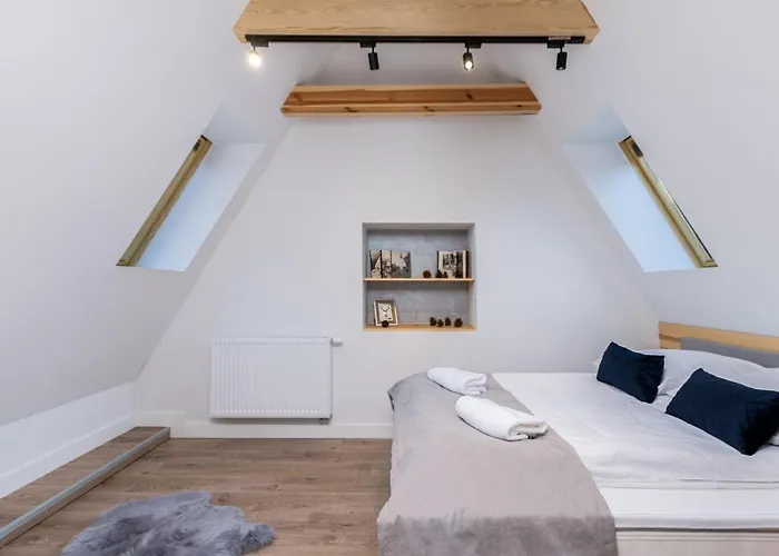 公寓式酒店 7 3*