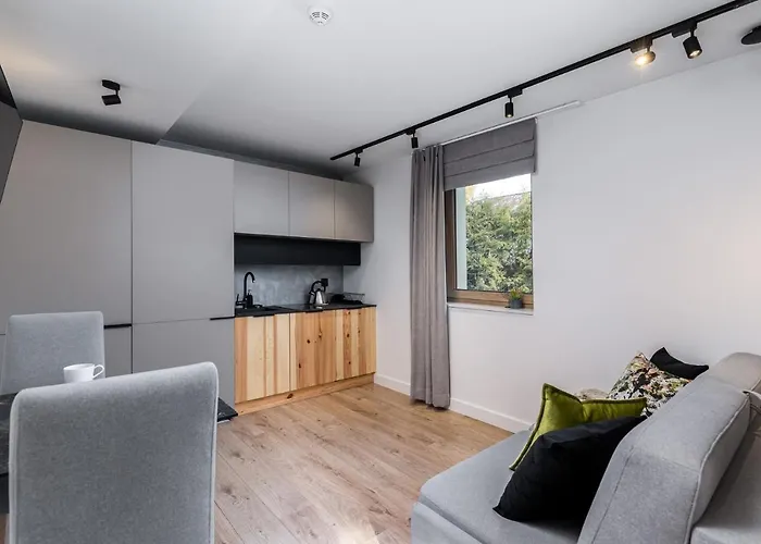 公寓式酒店 7 3*