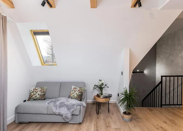 公寓式酒店 7 3*